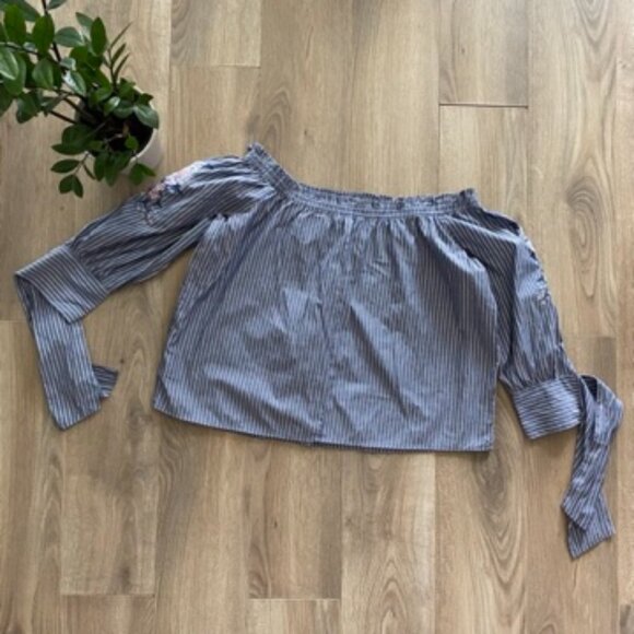 American Eagle Off-the-Shoulder Blue & White Striped Floral Blouse - Picture 11 of 11